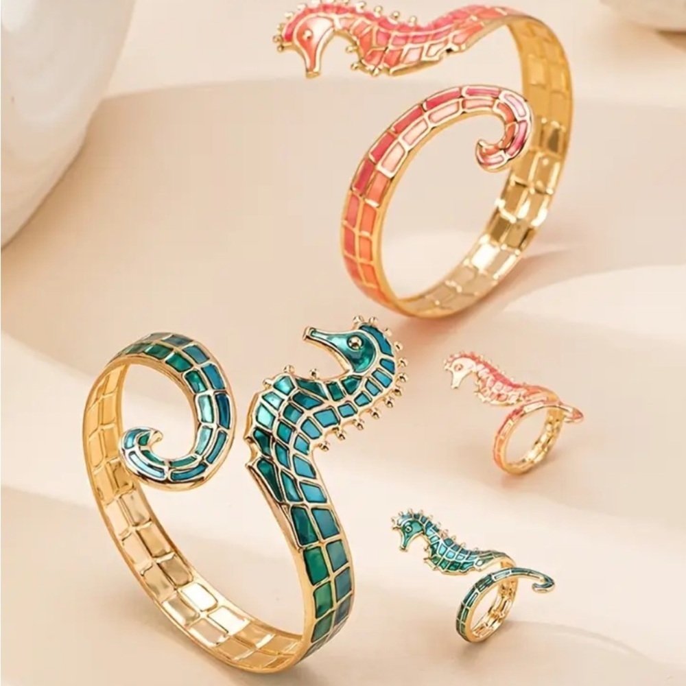 🧜‍♀️🧜‍♀️🧜‍♀️3 for 12$ 🧜‍♀️🧜‍♀️🧜‍♀️2 Piece Colorful Seahorse Bracelet/Cuff Set